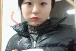 娱乐吃瓜老奶奶视频,老奶奶吃瓜视频背后的故事